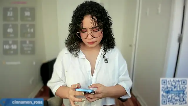 Snapshot of cinnamon_rosa chatting on March 20, 2025, 9:13 pm cinnamon rosa online show from March 20, 2025, 9:13 pm