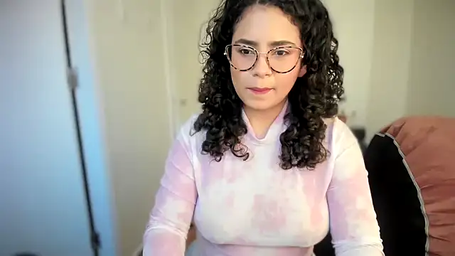 Snapshot of cinnamon_rosa chatting on March 14, 2025, 10:38 pm cinnamon rosa online show from March 14, 2025, 10:38 pm