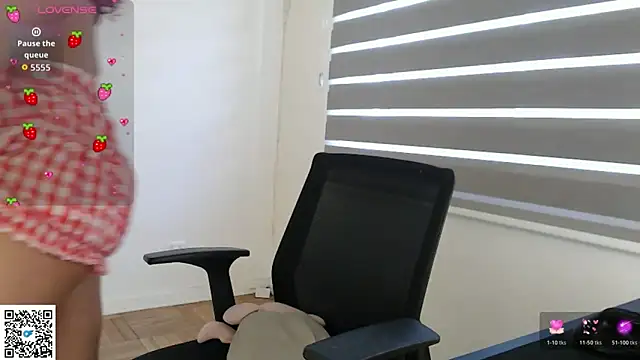 cinnamon rosa online show from February 8, 2026, 2:48 pm