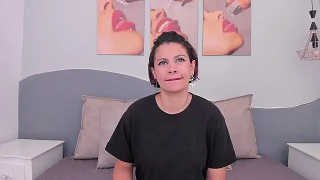 MarianaSanz online show from February 1, 2026, 1:31 pm