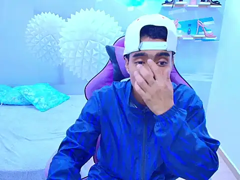 Aaron-00 online show from January 16, 2026, 8:35 pm