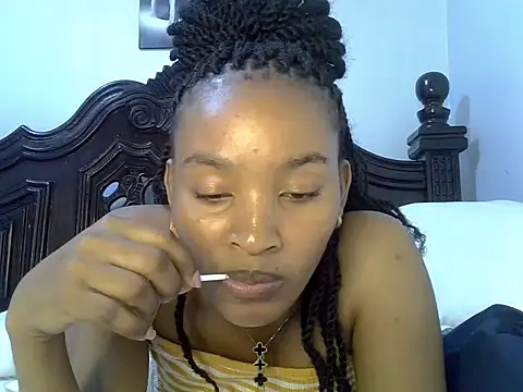 cute-alexis online show from December 17, 2025, 10:26 pm