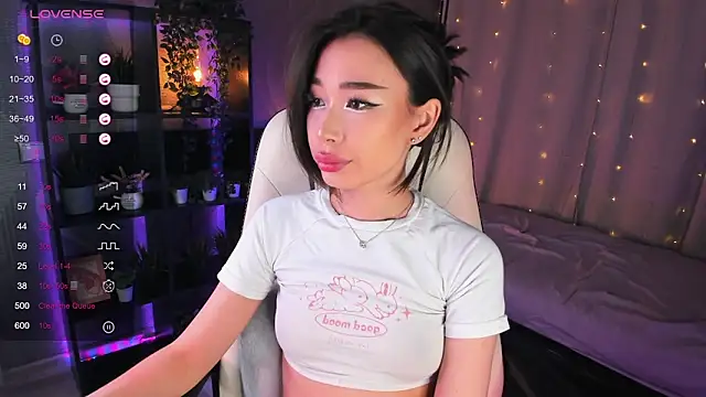 Snapshot of sensualily chatting on December 5, 2025, 3:43 pm sensualily online show from December 5, 2025, 3:43 pm