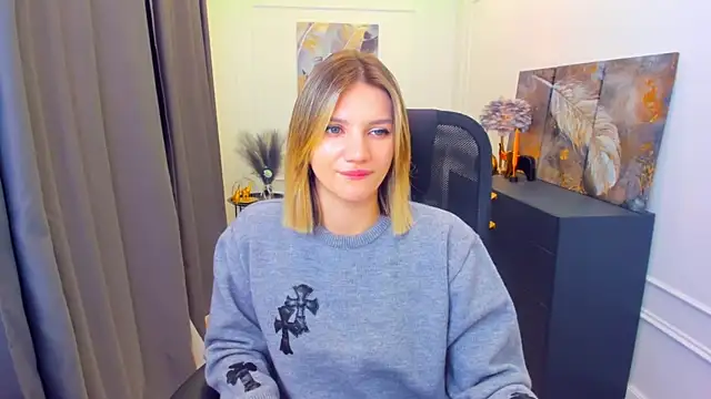 SelenaeMoore online show from April 9, 2026, 6:19 am