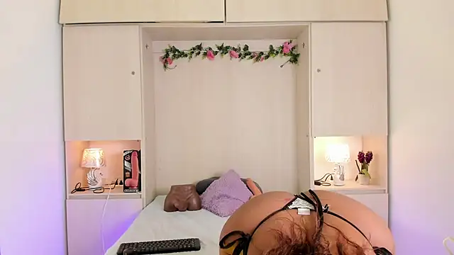 Snapshot of KendallRosse1 chatting on November 19, 2025, 12:05 pm KendallRosse1 online show from November 19, 2025, 12:05 pm