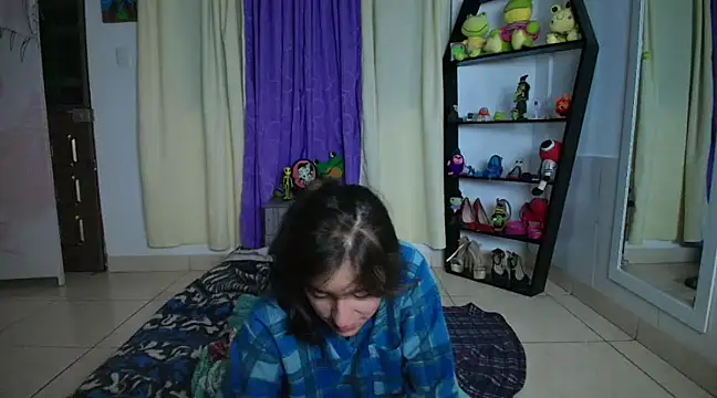 Snapshot of Violeta_Arnau chatting on February 12, 2025, 5:15 am Violeta Arnau online show from February 12, 2025, 5:15 am