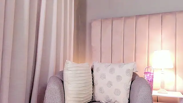 Paulina Monroy online show from November 18, 2025, 12:26 am