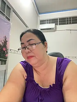 Snapshot of NDith chatting on November 15, 2025, 11:47 am NDith online show from November 15, 2025, 11:47 am