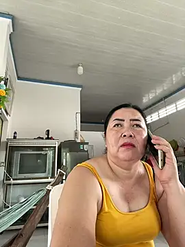 Snapshot of NDith chatting on November 6, 2025, 1:20 am NDith online show from November 6, 2025, 1:20 am