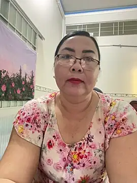 Snapshot of NDith chatting on December 13, 2025, 8:04 pm NDith online show from December 13, 2025, 8:04 pm