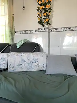 Snapshot of NDith chatting on November 18, 2025, 1:10 am NDith online show from November 18, 2025, 1:10 am