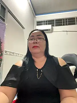 Snapshot of NDith chatting on November 11, 2025, 2:01 pm NDith online show from November 11, 2025, 2:01 pm