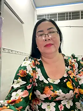 Snapshot of NDith chatting on November 30, 2025, 1:01 pm NDith online show from November 30, 2025, 1:01 pm