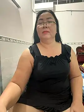 Snapshot of NDith chatting on October 26, 2025, 2:28 pm NDith online show from October 26, 2025, 2:28 pm