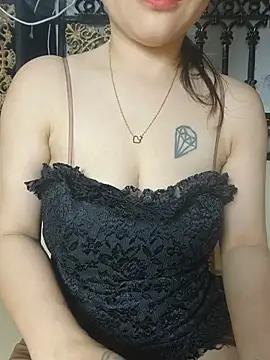 Snapshot of lyna_bl chatting on July 11, 2026, 2:28 pm lyna bl online show from July 11, 2026, 2:28 pm