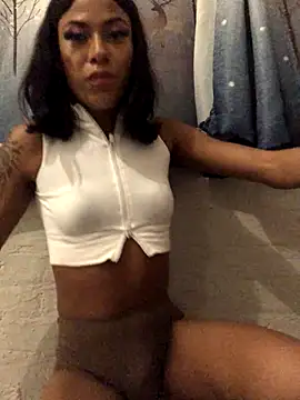 Snapshot of Kylie_Hairy_Bbc chatting on November 9, 2025, 1:09 am Kylie Hairy Bbc online show from November 9, 2025, 1:09 am