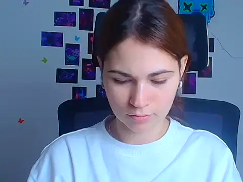 Snapshot of Loon_Amore chatting on November 18, 2025, 7:00 am Loon Amore online show from November 18, 2025, 7:00 am