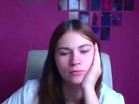 Snapshot of Loon_Amore chatting on November 3, 2025, 7:02 am Loon Amore online show from November 3, 2025, 7:02 am