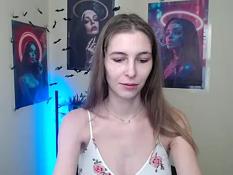 Snapshot of StrangerGi chatting on November 28, 2025, 7:19 am StrangerGi online show from November 28, 2025, 7:19 am