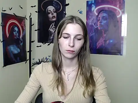 Snapshot of StrangerGi chatting on October 11, 2025, 5:19 am StrangerGi online show from October 11, 2025, 5:19 am