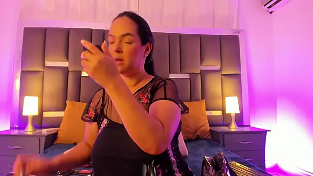 Snapshot of talivega chatting on October 13, 2025, 6:53 pm talivega online show from October 13, 2025, 6:53 pm