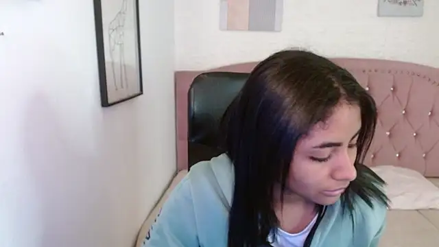 shaneelle online show from October 24, 2025, 3:05 am