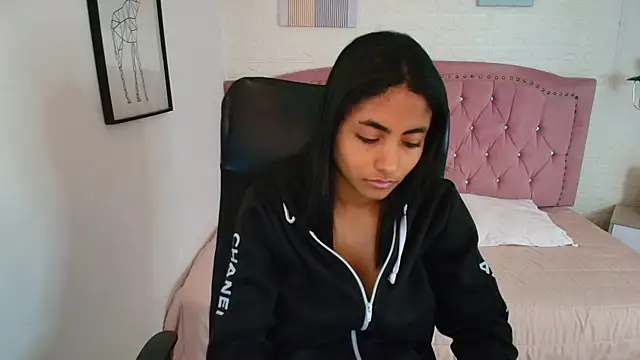 shaneelle online show from December 3, 2025, 3:07 am