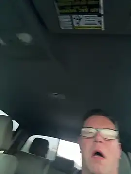 Goldenbear3111 online show from April 18, 2026, 10:50 am