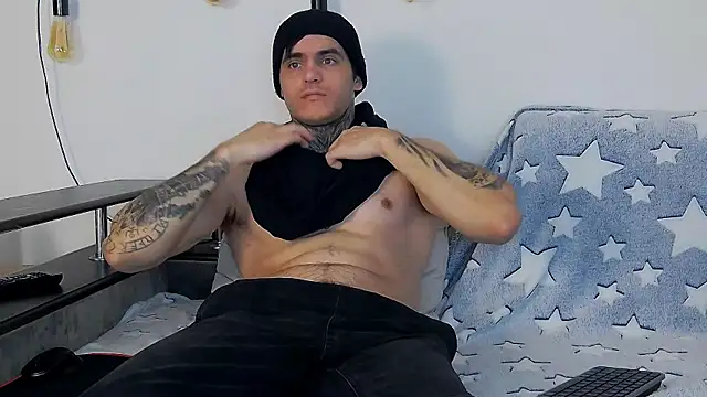 Snapshot of CarterCole chatting on December 15, 2025, 9:26 am CarterCole online show from December 15, 2025, 9:26 am