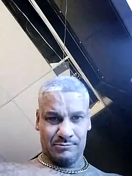 cozydadd online show from December 15, 2024, 4:29 am