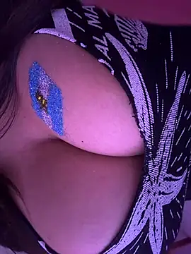 izanmiller2001 online show from July 17, 2026, 2:20 am
