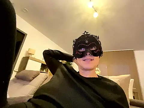 Marilou1983 online show from January 19, 2026, 4:33 pm