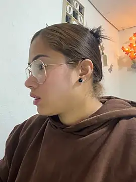 Snapshot of Sweet__Nurse1 chatting on February 1, 2026, 3:32 pm Sweet Nurse1 online show from February 1, 2026, 3:32 pm