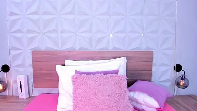 Stacey white  online show from February 7, 2026, 8:28 pm