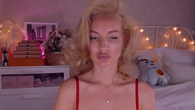 aestetick online show from October 23, 2025, 5:28 am