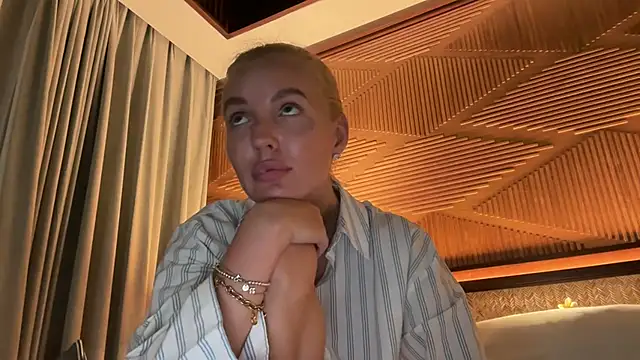 aestetick online show from November 29, 2025, 1:11 pm