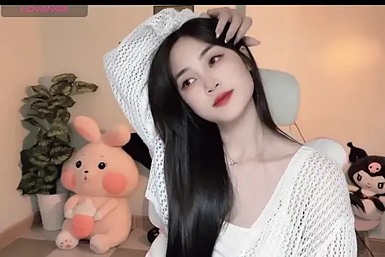  Aimy  online show from December 3, 2025, 6:07 pm