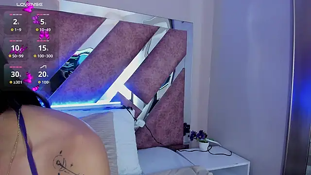 AmmyJones  online show from November 5, 2025, 7:17 pm