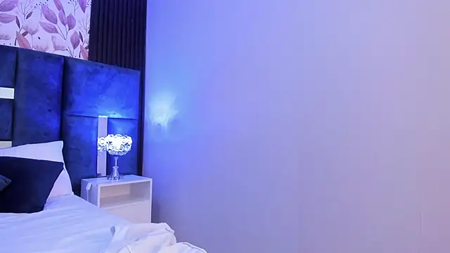 AmmyJones  online show from November 7, 2025, 7:40 pm