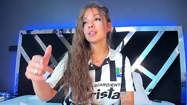 AmmyJones  online show from April 20, 2026, 7:15 pm