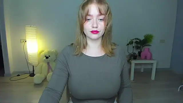 Snapshot of AidaPerry chatting on October 10, 2025, 4:19 pm AidaPerry online show from October 10, 2025, 4:19 pm