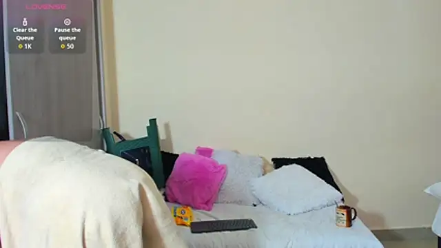 ValeryJohanson  online show from April 7, 2026, 6:43 pm