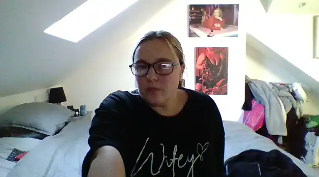 Snapshot of scrummymummy2 chatting on December 19, 2024, 1:29 pm scrummymummy2 online show from December 19, 2024, 1:29 pm