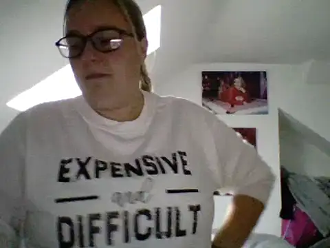 Snapshot of scrummymummy2 chatting on December 17, 2024, 1:05 pm scrummymummy2 online show from December 17, 2024, 1:05 pm