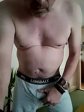 Snapshot of JulianJ50 chatting on October 3, 2025, 1:45 pm JulianJ50 online show from October 3, 2025, 1:45 pm