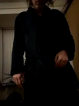 Snapshot of JulianJ50 chatting on September 10, 2025, 5:17 am JulianJ50 online show from September 10, 2025, 5:17 am