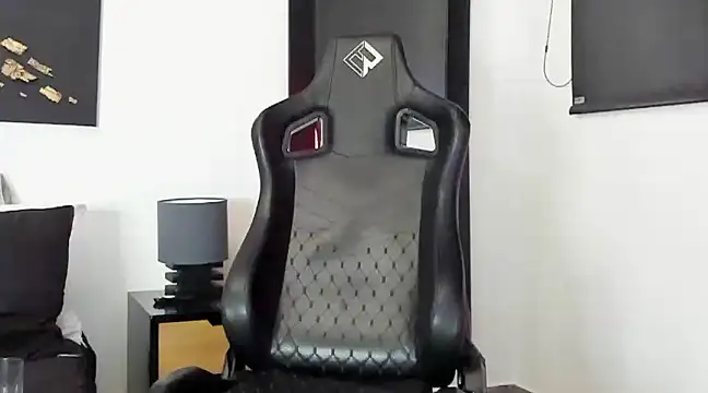 Snapshot of Dereck_vega chatting on January 15, 2025, 9:41 pm Dereck vega online show from January 15, 2025, 9:41 pm