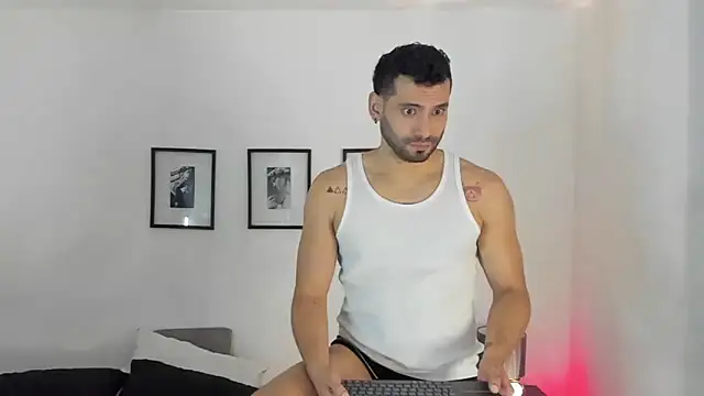 Snapshot of Dereck_vega chatting on October 31, 2025, 9:22 pm Dereck vega online show from October 31, 2025, 9:22 pm