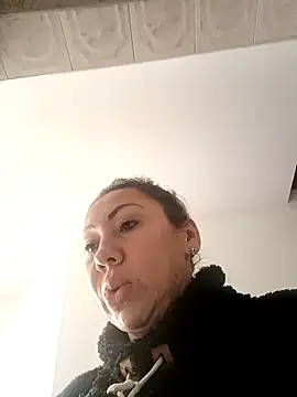 coral smitth online show from April 4, 2026, 1:28 pm