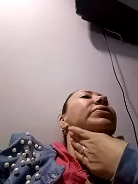 Snapshot of coral_smitth chatting on November 18, 2025, 1:21 am coral smitth online show from November 18, 2025, 1:21 am